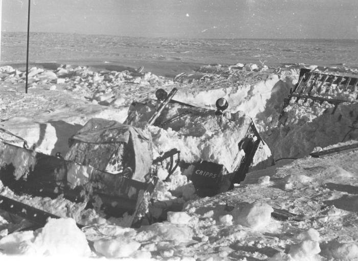 Halley Bay - 1972: IH Tractor Recovery